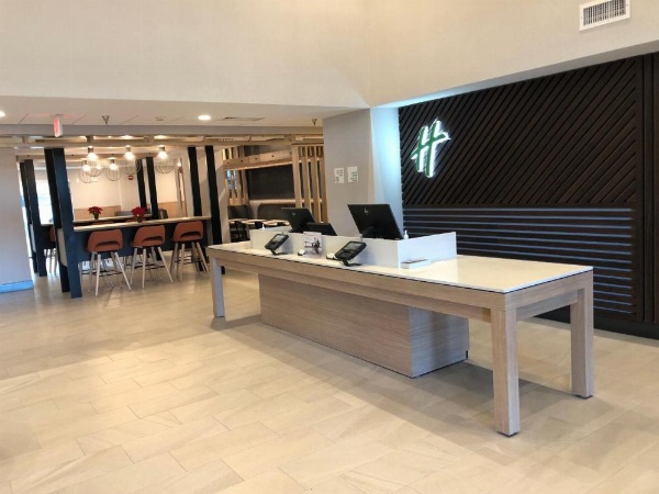 Holiday Inn Cleveland image 13